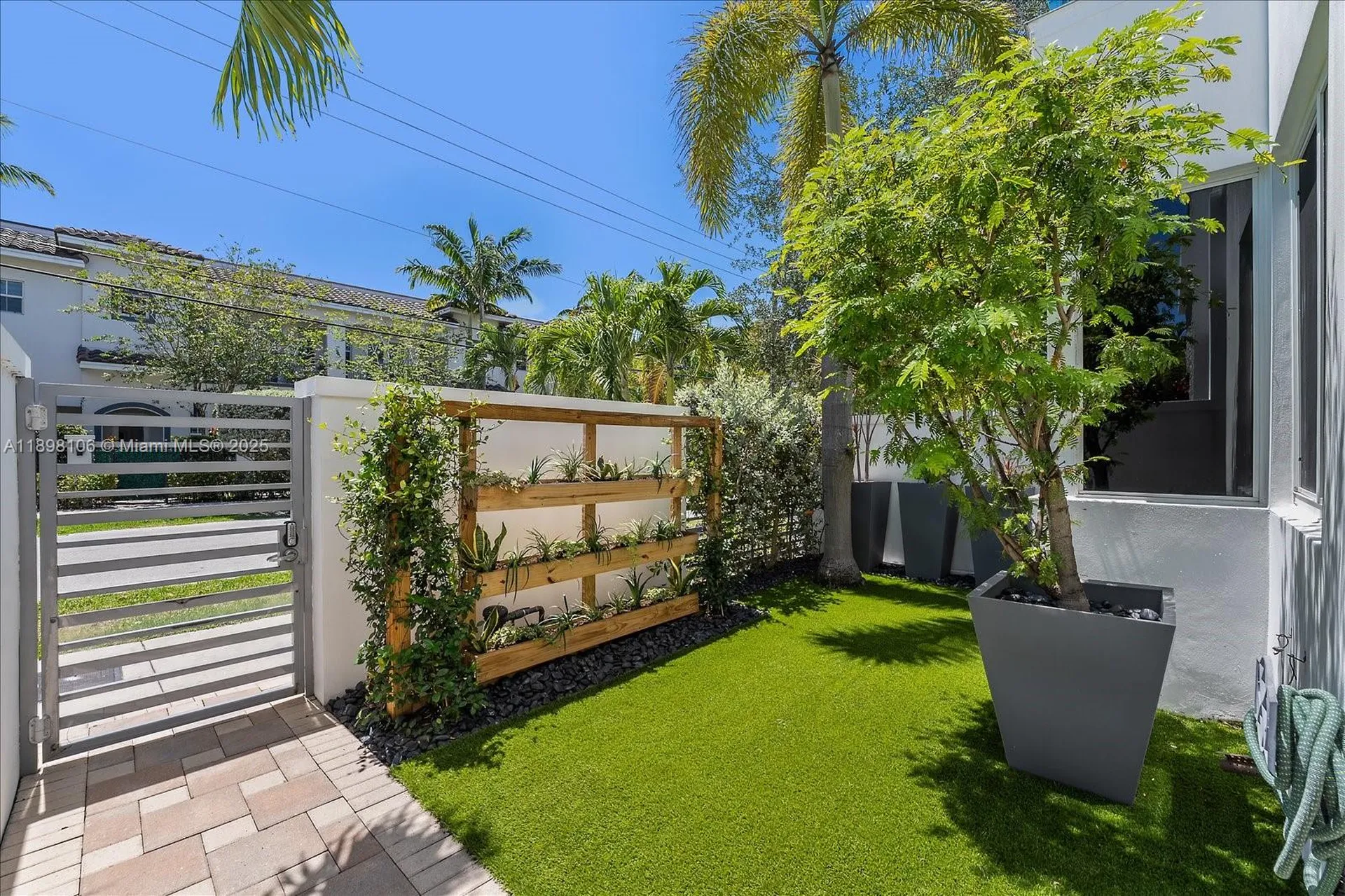 1631 NE 9th Street Fort Lauderdale FL 33304