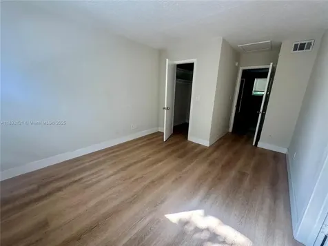 6805 SW 88th Street Pinecrest FL 33156