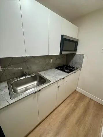 6805 SW 88th Street Pinecrest FL 33156