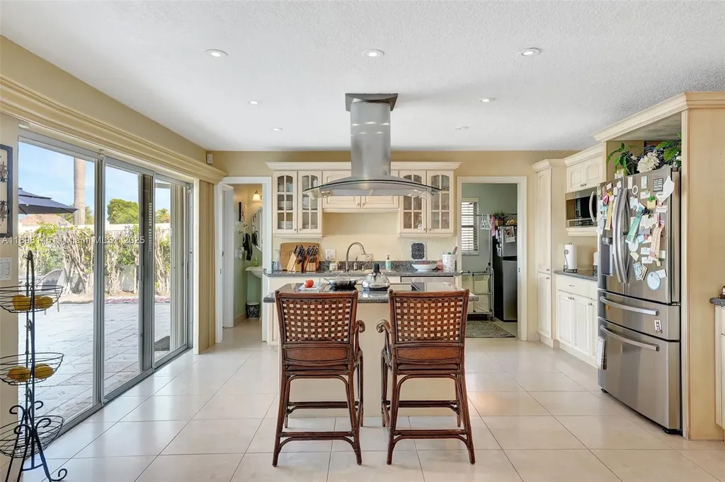 5517 Bayview Drive Fort Lauderdale FL 33308