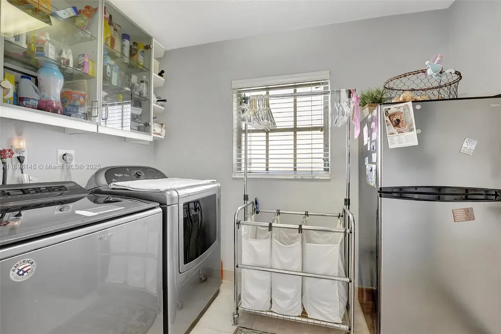 5517 Bayview Drive Fort Lauderdale FL 33308