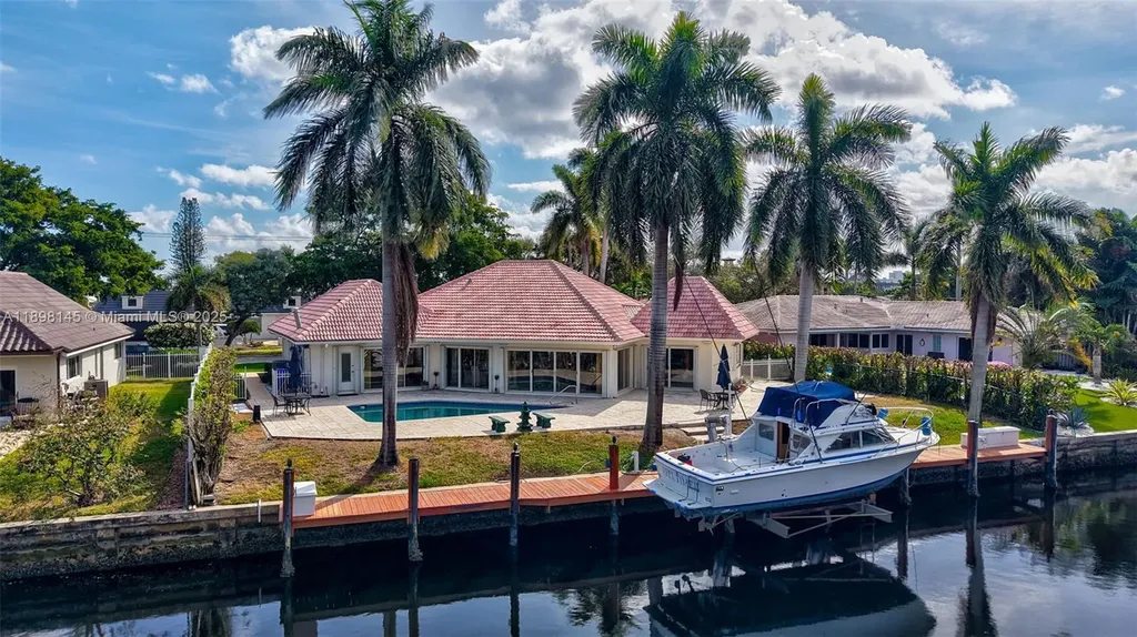 5517 Bayview Drive Fort Lauderdale FL 33308