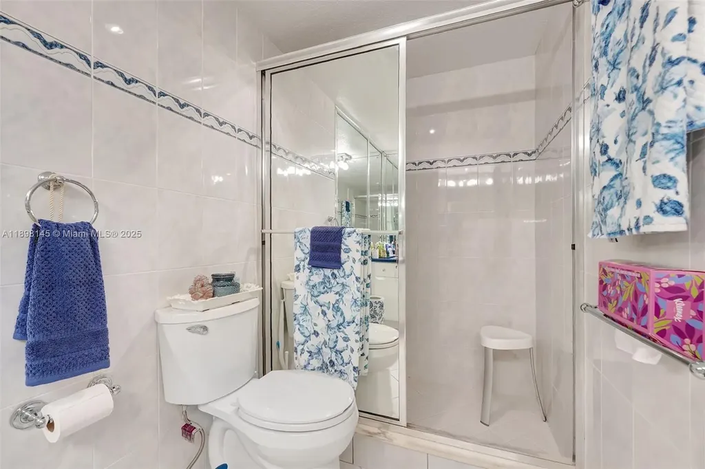 5517 Bayview Drive Fort Lauderdale FL 33308