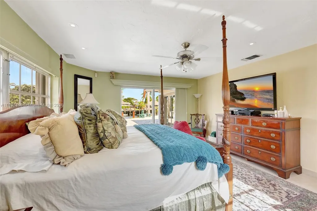 5517 Bayview Drive Fort Lauderdale FL 33308