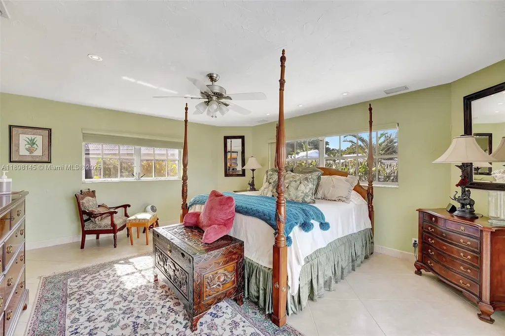 5517 Bayview Drive Fort Lauderdale FL 33308