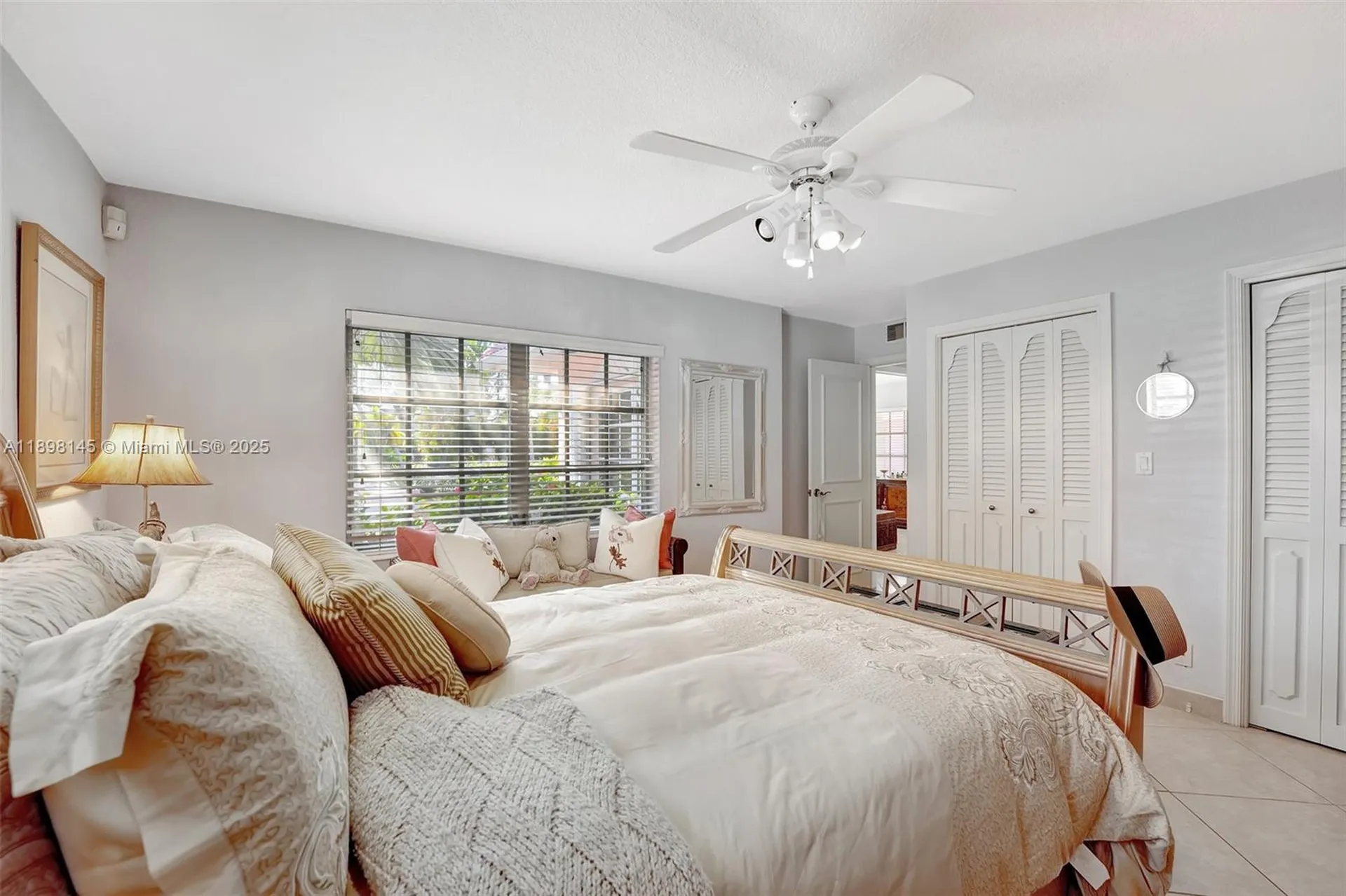 5517 Bayview Drive Fort Lauderdale FL 33308