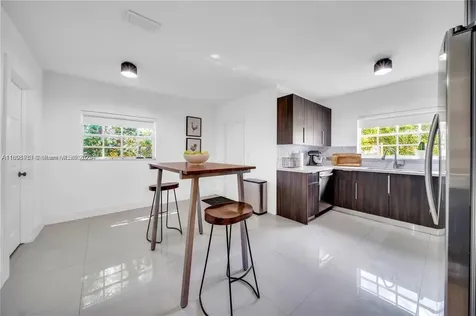 555 NE 127th Street North Miami FL 33161