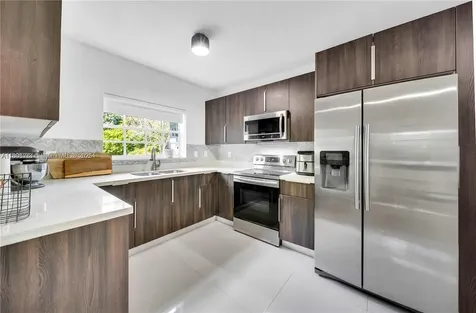 555 NE 127th Street North Miami FL 33161