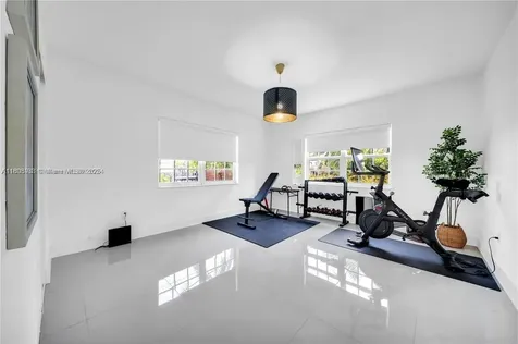 555 NE 127th Street North Miami FL 33161