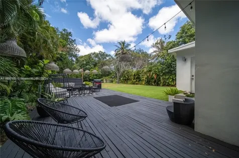 555 NE 127th Street North Miami FL 33161