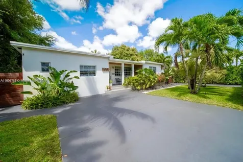 555 NE 127th Street North Miami FL 33161