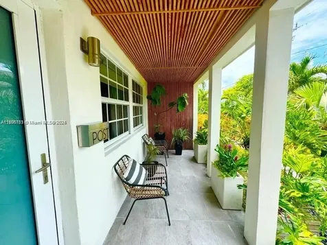 555 NE 127th Street North Miami FL 33161