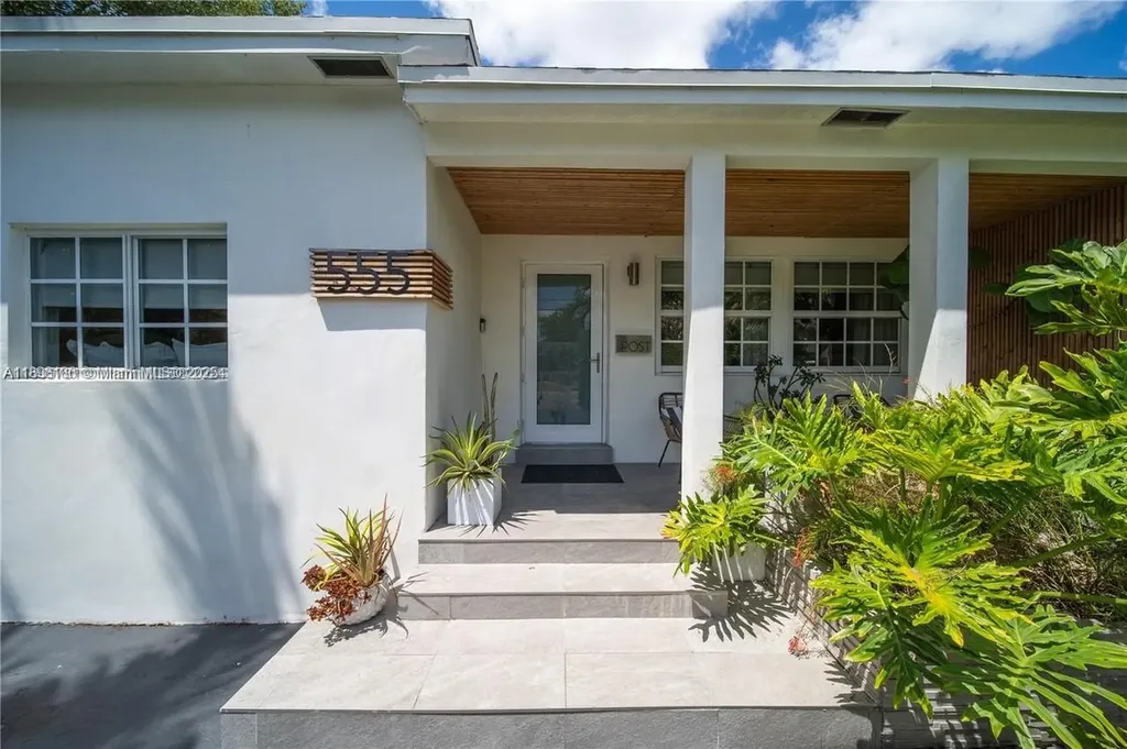 555 NE 127th Street North Miami FL 33161