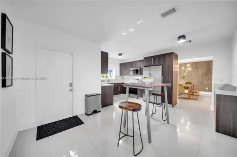 555 NE 127th Street North Miami FL 33161