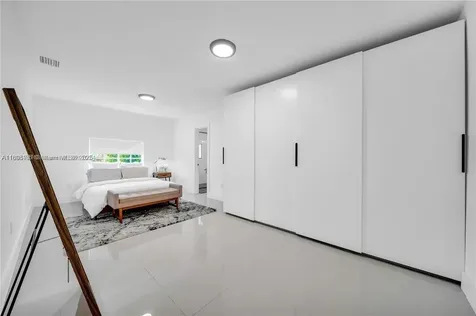 555 NE 127th Street North Miami FL 33161