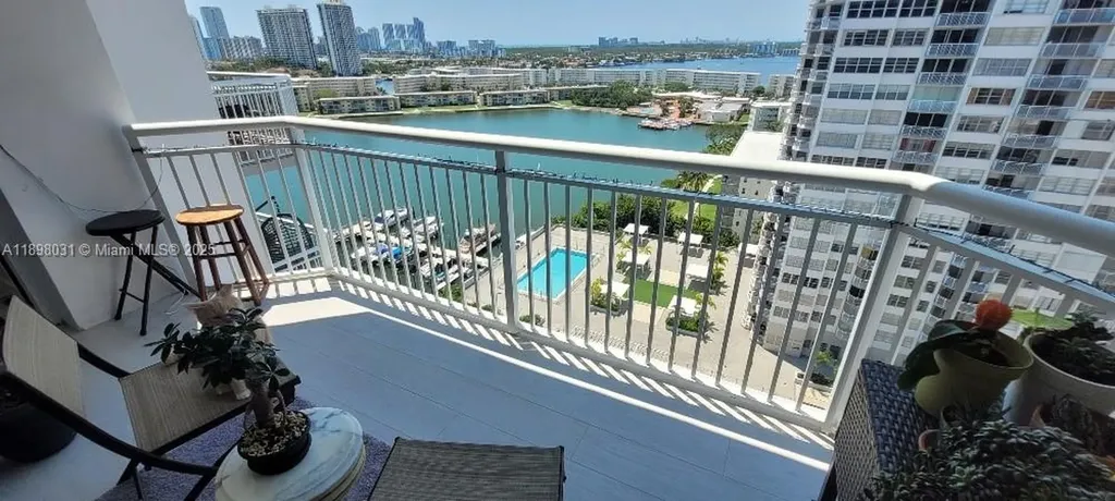 18071 Biscayne Boulevard Aventura FL 33160