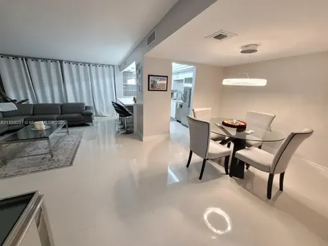 18071 Biscayne Boulevard Aventura FL 33160