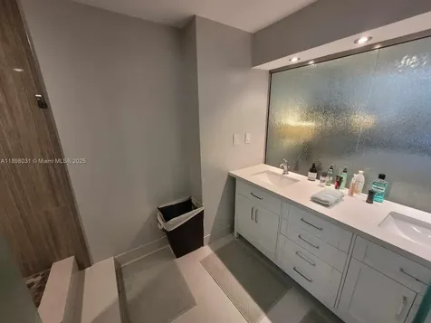 18071 Biscayne Boulevard Aventura FL 33160