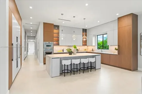 7110 SW 82 Avenue Miami FL 33143