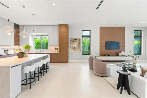 7110 SW 82 Avenue Miami FL 33143