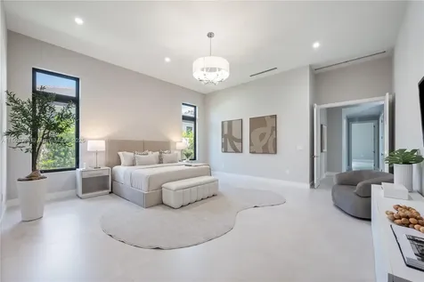 7110 SW 82 Avenue Miami FL 33143