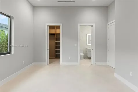 7110 SW 82 Avenue Miami FL 33143