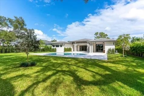 7110 SW 82 Avenue Miami FL 33143