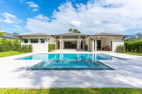 7110 SW 82 Avenue Miami FL 33143