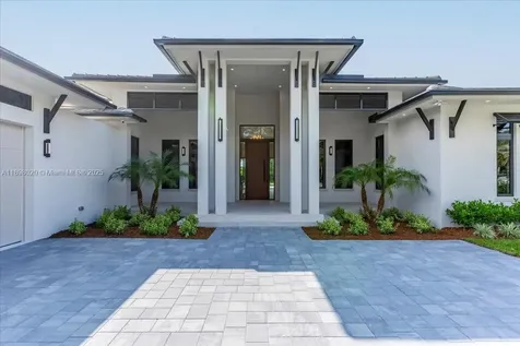 7110 SW 82 Avenue Miami FL 33143