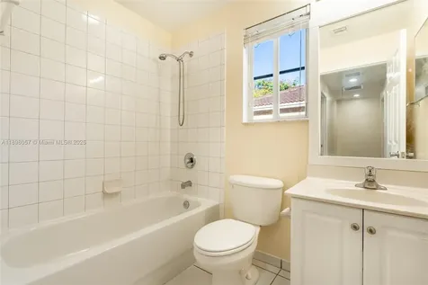 6051 SW 19th Place North Lauderdale FL 33068
