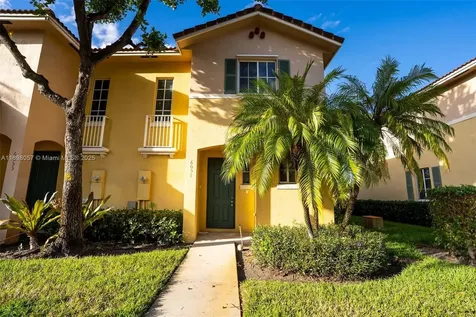 6051 SW 19th Place North Lauderdale FL 33068