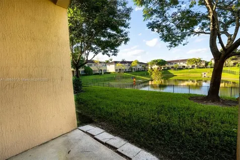 6051 SW 19th Place North Lauderdale FL 33068