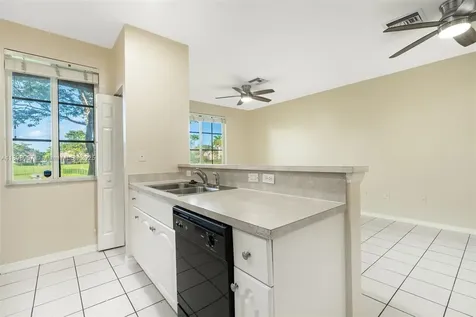 6051 SW 19th Place North Lauderdale FL 33068