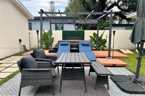 3132 NW 43rd Street Miami FL 33142