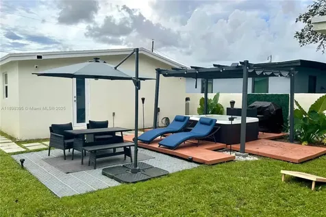 3132 NW 43rd Street Miami FL 33142