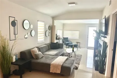 3132 NW 43rd Street Miami FL 33142