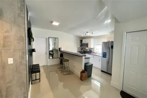 3132 NW 43rd Street Miami FL 33142