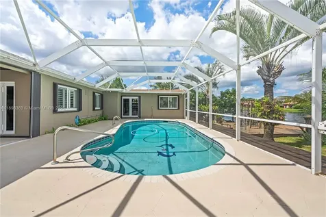 11041 NW 22nd Street Pembroke Pines FL 33026