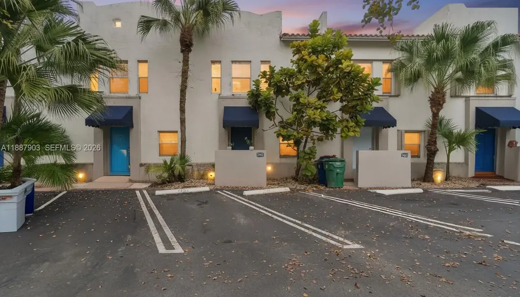 3067 Center Street Miami FL 33133