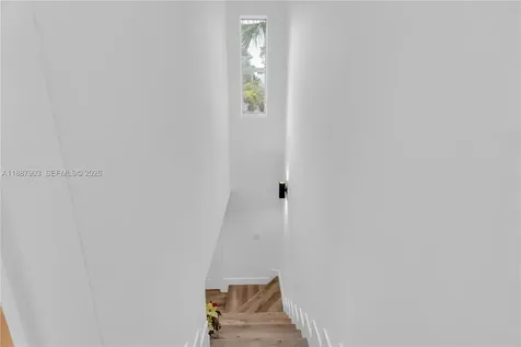 3067 Center Street Miami FL 33133