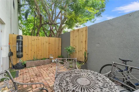3067 Center Street Miami FL 33133