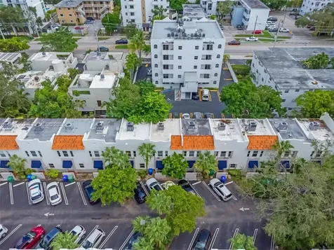 3067 Center Street Miami FL 33133