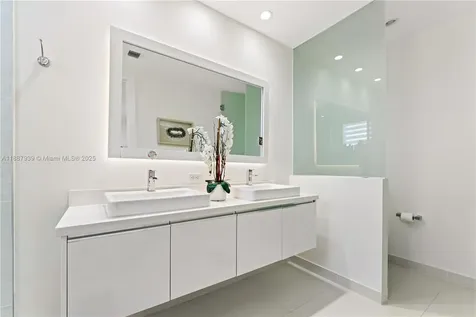 10354 NW 64th Street Doral FL 33178