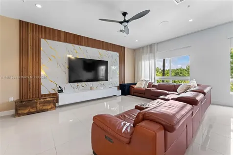10354 NW 64th Street Doral FL 33178