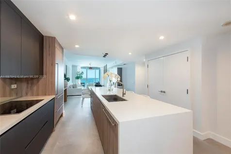 3801 Collins Avenue Miami Beach FL 33140