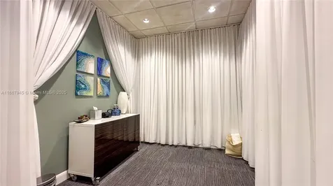 3801 Collins Avenue Miami Beach FL 33140