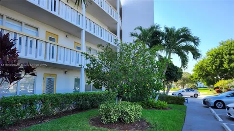 2079 Harwood F Deerfield Beach FL 33442