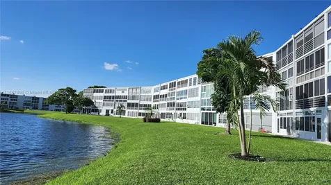 2079 Harwood F Deerfield Beach FL 33442
