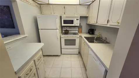 2079 Harwood F Deerfield Beach FL 33442