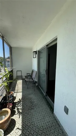 160 NE 203rd Terrace Miami Gardens FL 33179